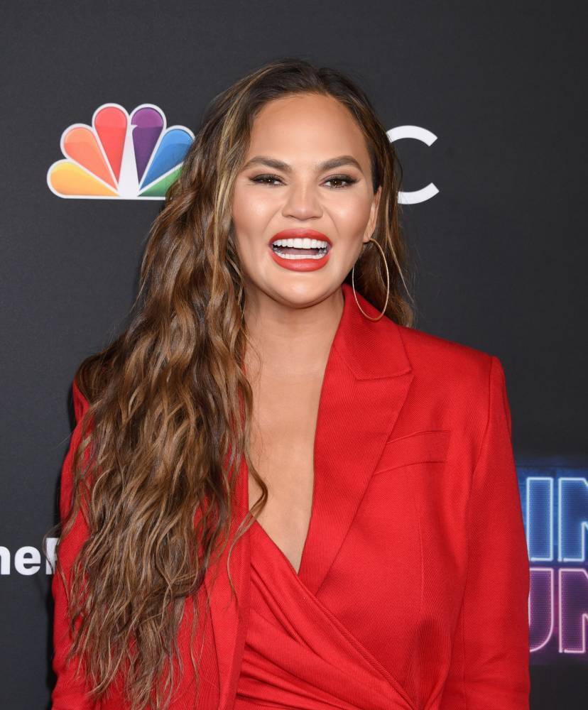 Chrissy Teigen Looks Back At The Reason She Was ‘Gently Replaced’ On ‘Deal Or No Deal’ - etcanada.com