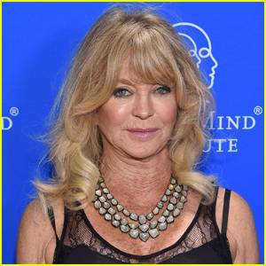 Goldie Hawn Says She Cries 'Three Times a Day' While Under Quarantine - www.justjared.com - Britain