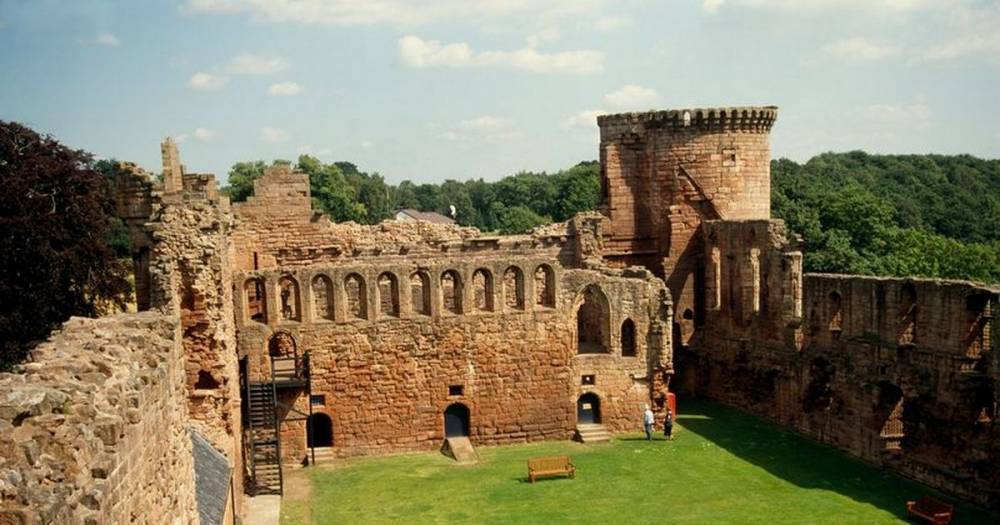 Police continue manhunt after teen was seriously sexually assaulted near Bothwell Castle - www.dailyrecord.co.uk
