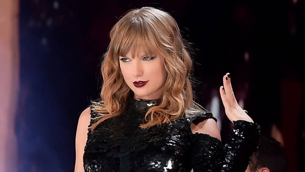 Taylor Swift Praises 'Killing Eve' Cover of Her Song -- But Fans Think There's More to It - www.etonline.com