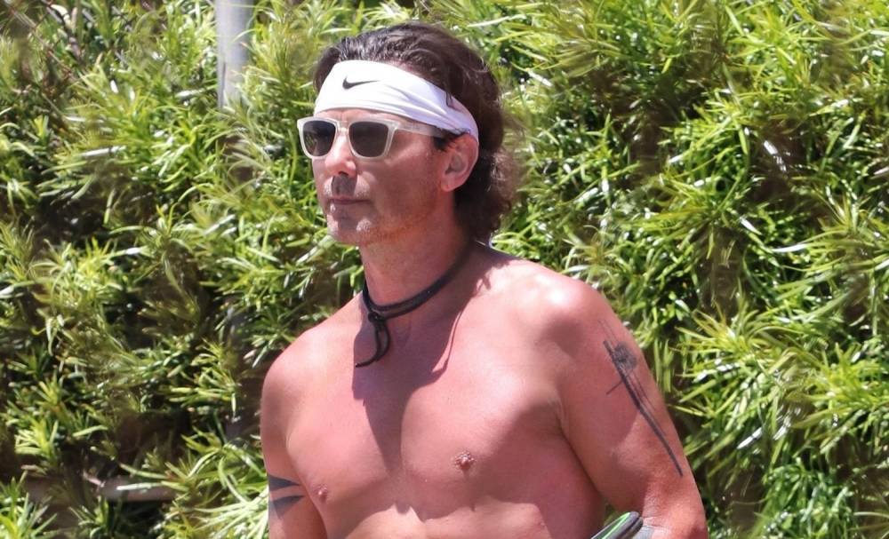 Gavin Rossdale Goes Shirtless & Flaunts Fit Body at 54! - www.justjared.com - Los Angeles