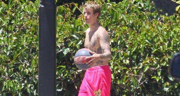 PHOTOS: A shirtless Justin Bieber enjoys a game of basketball on Memorial Day - www.pinkvilla.com - Los Angeles