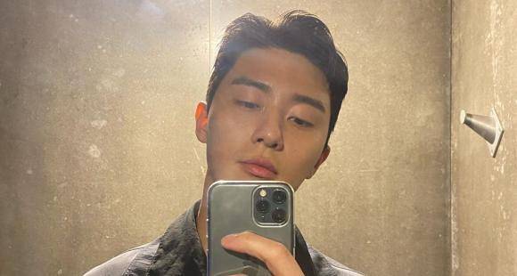 PHOTO: Itaewon Class star Park Seo Joon shows us how to look spectacular even in a simple mirror selfie - www.pinkvilla.com