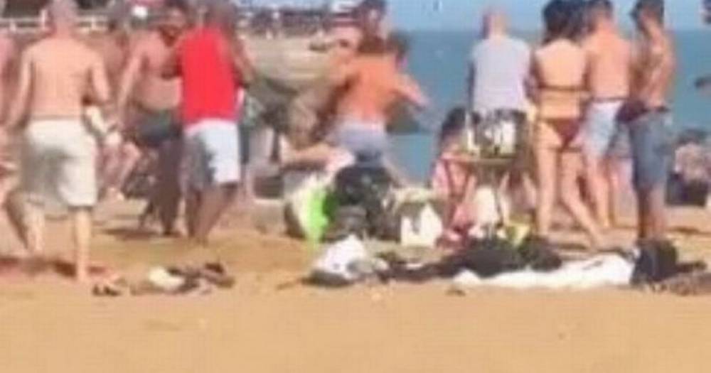 Massive brawl breaks out on beach as social distancing ignored - www.dailyrecord.co.uk - Britain