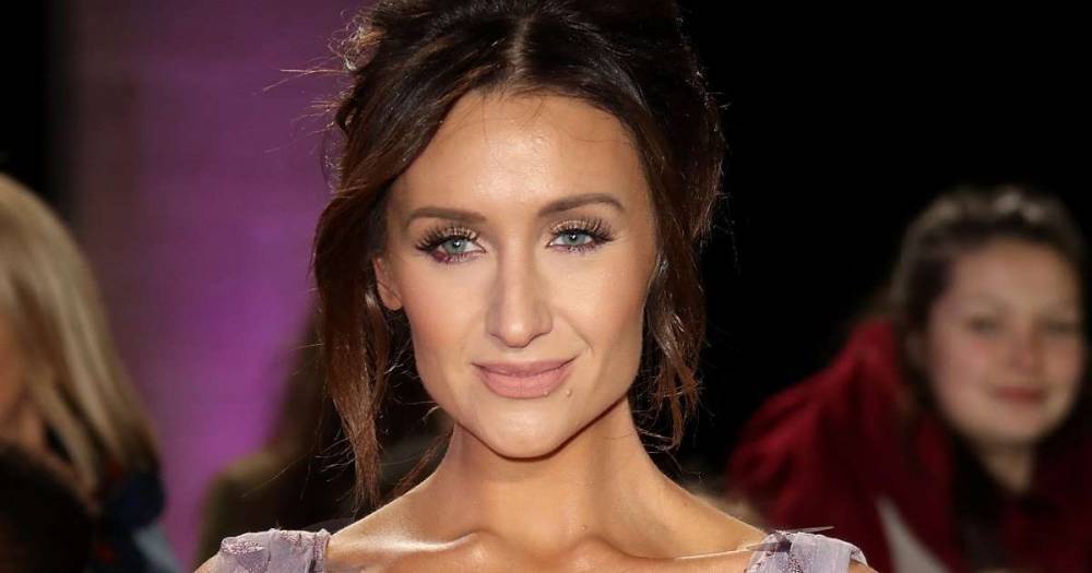 Former Corrie star Catherine Tyldesley opens up about "dark" days in emotional post - www.msn.com