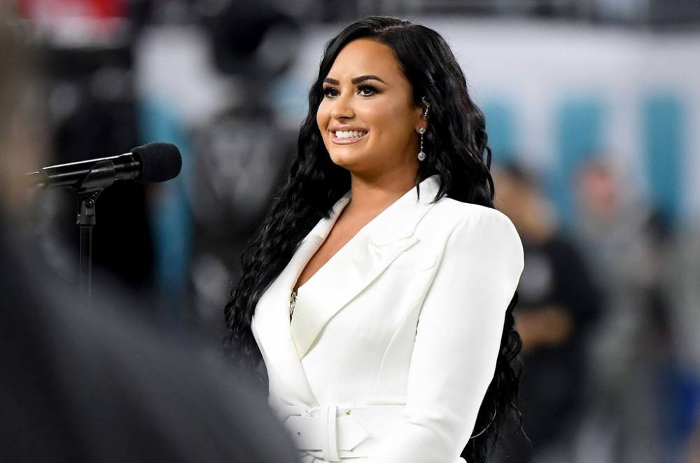 Demi Lovato Recalls Growing Up With Miley, Selena and the JoBros at 'Disney High' - www.billboard.com