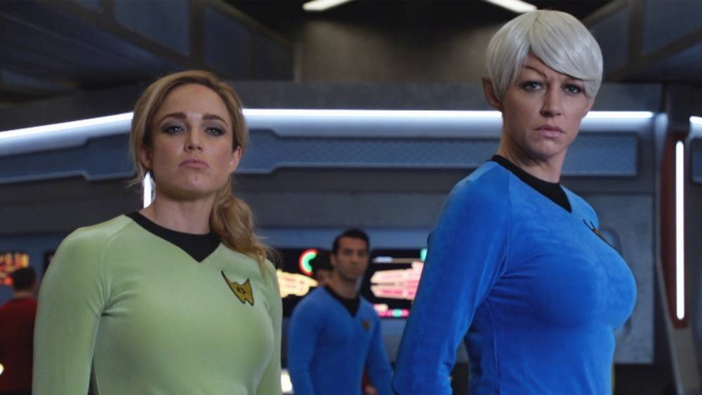 'Legends of Tomorrow' Gets Trapped in 'Star Trek' in This Epic Sneak Peek (Exclusive) - www.etonline.com