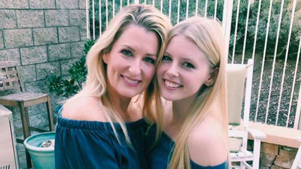 College Student Sets Up Virtual Blind Date for Her Single Mom and Professor - www.etonline.com - California - Colorado - county Boulder