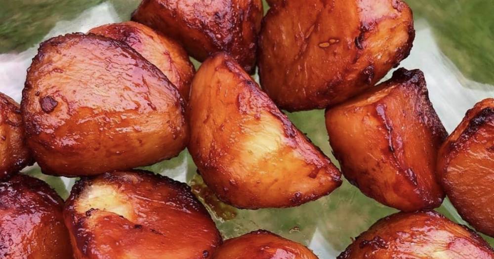 Food blogger shares secret ingredient to perfectly crispy roast potatoes – and you'll either love or hate it! - www.ok.co.uk