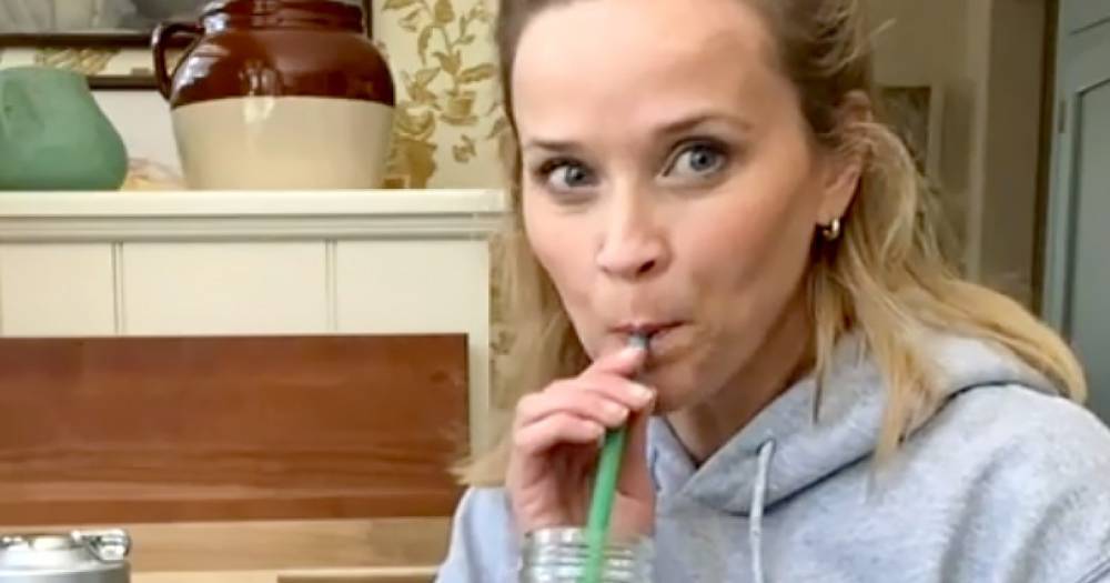 Reese Witherspoon Shares the Green Smoothie Recipe She’s Made Every Day for 8 Years, Thanks to Kerry Washington - www.usmagazine.com - Washington