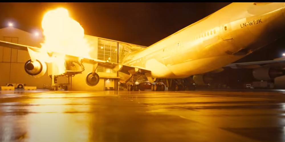 Christopher Nolan Bought a Real Boeing 747 Plane To Blow Up For 'Tenet' - www.justjared.com - California