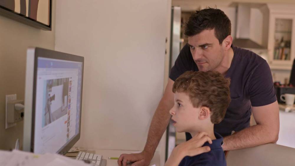 Director Jon Hyatt Explores Kids Getting Too Much Screen Time in New Doc 'Screened Out' - www.hollywoodreporter.com