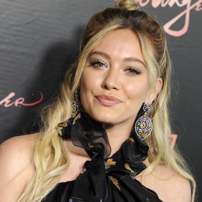 Hilary Duff using face gems to add sparkle to make-up routine during lockdown - www.peoplemagazine.co.za