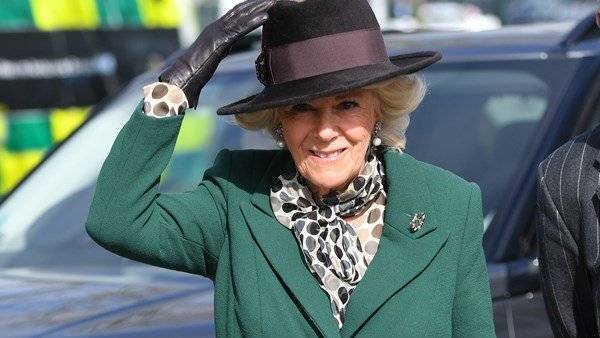 Duchess of Cornwall joins all-star reading of Roald Dahl classic - www.breakingnews.ie - county Reynolds