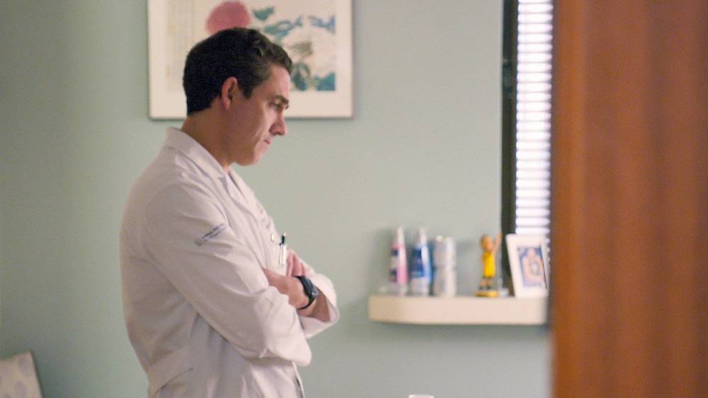 'Lenox Hill' Trailer: Netflix Docuseries Captures Life Inside a NYC Hospital Before Coronavirus - www.etonline.com - New York - city Lenox, county Hill