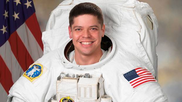 Bob Behnken: 5 Things To Know About Astronaut Flying In Historic SpaceX Falcon 9 Launch - hollywoodlife.com - USA