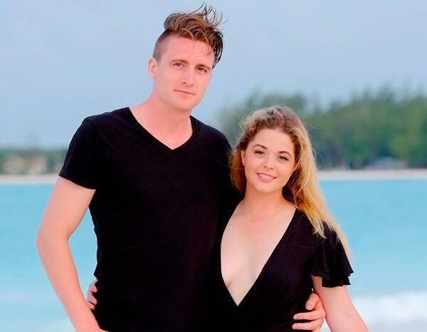 Pretty Little Liars' Sasha Pieterse Is Pregnant With Her First Child - www.eonline.com