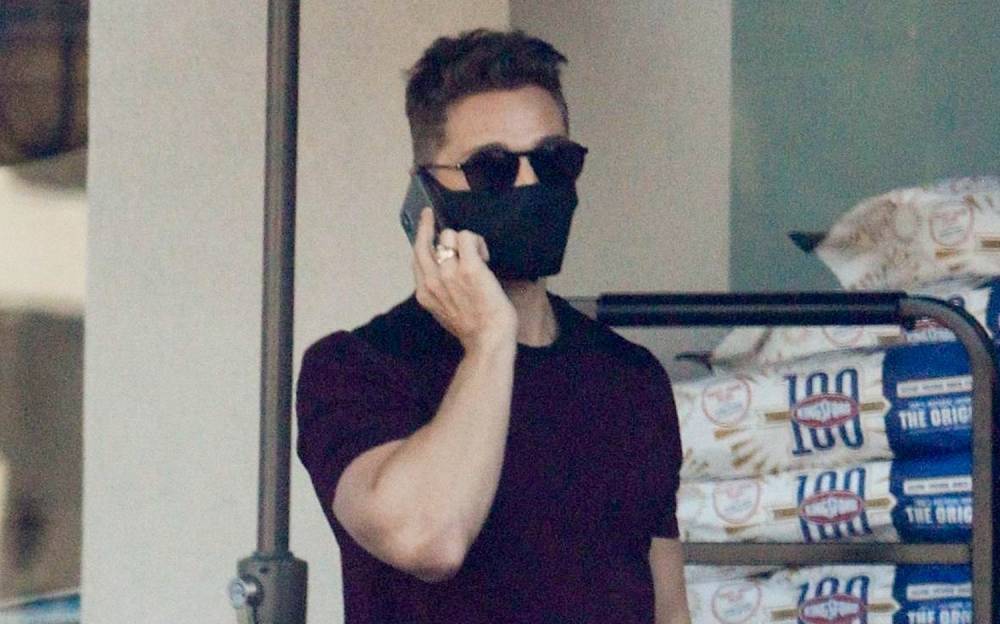 Colton Haynes Steps Out to Do Some Shopping in West Hollywood - www.justjared.com