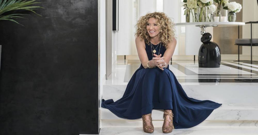 Inside Kelly Hoppen’s stunning home complete with marble bath and huge Mickey Mouse statues - www.ok.co.uk