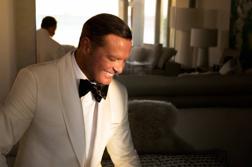Luis Miguel - Watch Luis Miguel Make Rare Appearance in Uber Eats Ad - billboard.com - Australia - New Zealand - Mexico