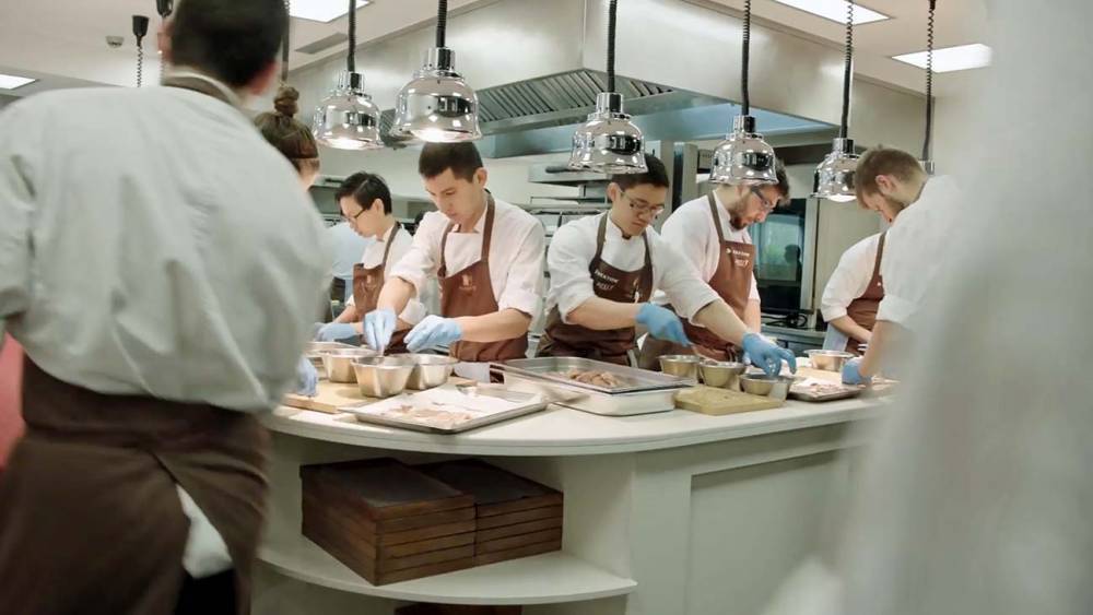 'Stage: The Culinary Internship': Film Review - www.hollywoodreporter.com - France - New York - USA
