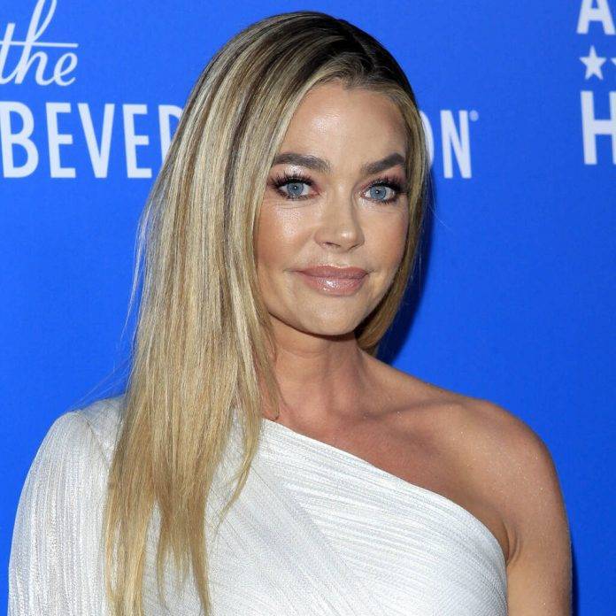 Denise Richards and Lisa Rinna clash over Charlie Sheen’s hookers - www.peoplemagazine.co.za