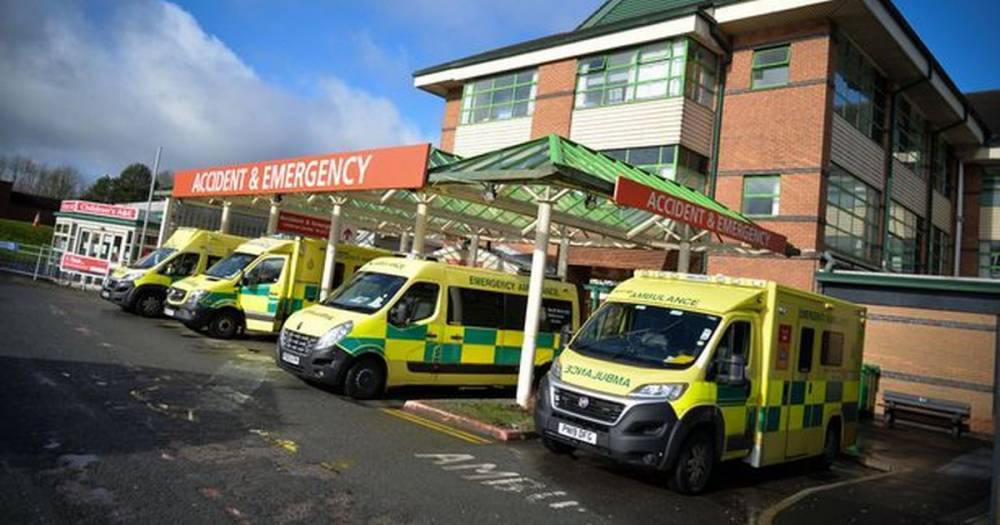 'COVID will probably never go away now', warns hospital boss - www.manchestereveningnews.co.uk