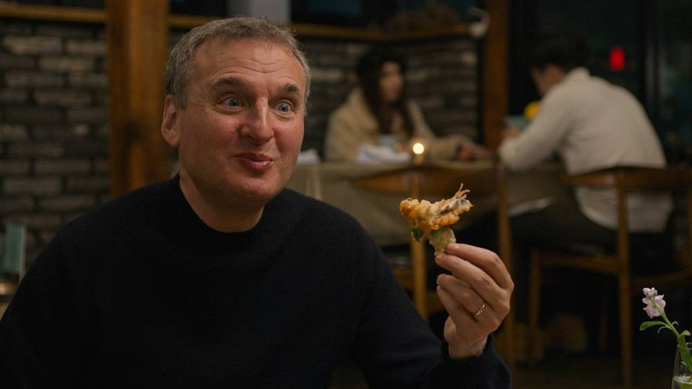 Phil Rosenthal Wants 'Somebody Feed Phil' Season 3 to Give Fans Hope About Traveling Again (Exclusive) - www.etonline.com - London