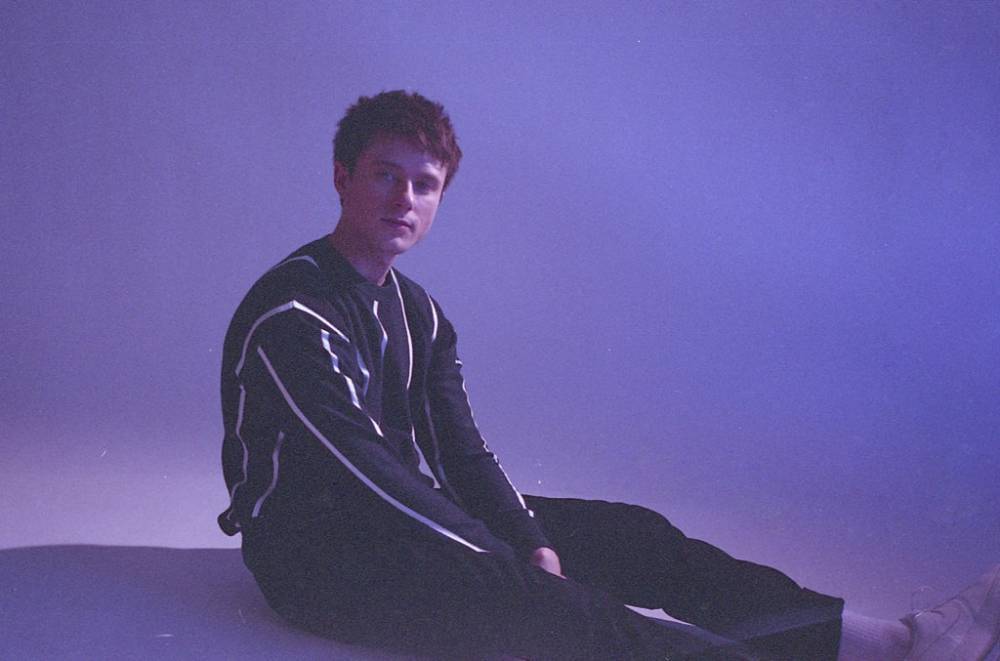 Alec Benjamin Has Been Turning Vulnerability Into Hits For Years, But His Debut Album Has More to Say - www.billboard.com