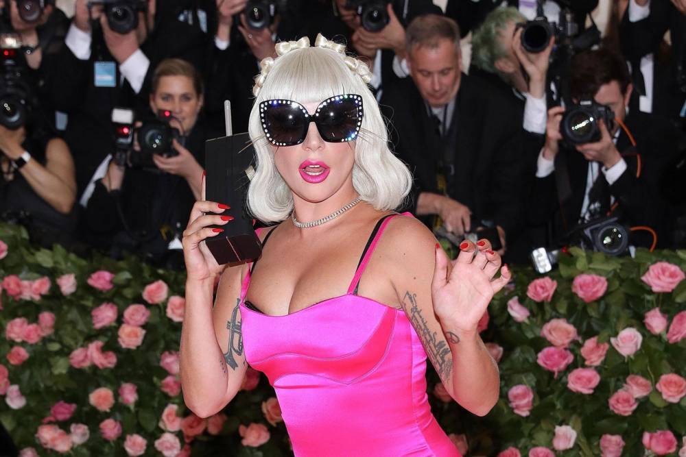 Lady Gaga celebrating album release with $100,000 charity donation - www.hollywood.com