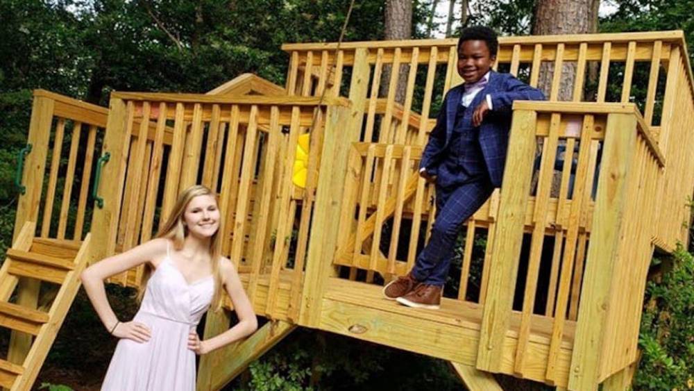 7-Year-Old Boy Creates 'Mini Prom' for His Babysitter Amid Coronavirus Pandemic - www.etonline.com - North Carolina - Raleigh, state North Carolina