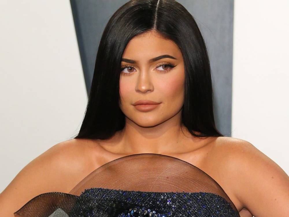 Kylie Jenner denies Forbes' claim she faked billionaire status - canoe.com