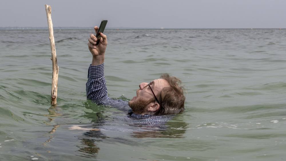‘Selfie’: SXSW Film Review - variety.com - France
