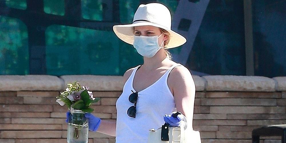 Lili Reinhart Picks Up Flowers While Out & About With Her Dog in LA - www.justjared.com - Los Angeles
