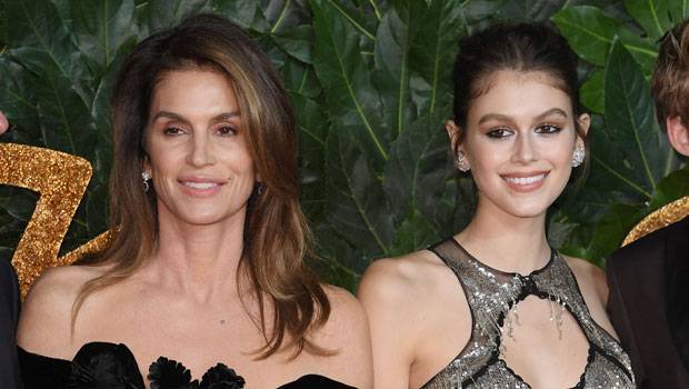 Cindy Crawford, 54, Rocks Daisy Dukes Looks Identical To Daughter Kaia, 18, In New Photo - hollywoodlife.com - Chicago