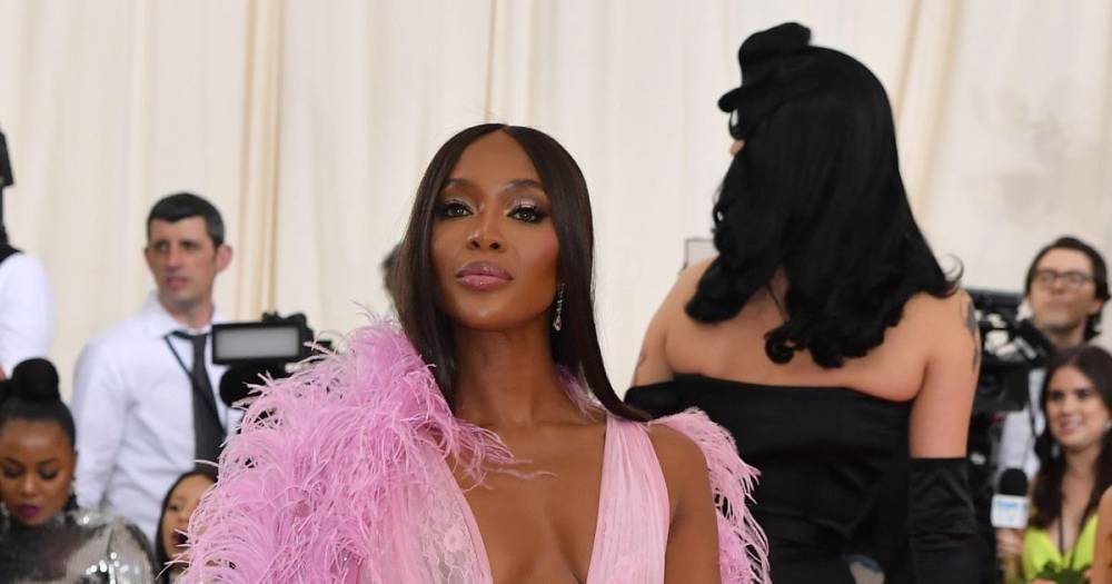 Naomi Campbell reveals that her favorite Met Gala look came together in 36 hours - www.wonderwall.com