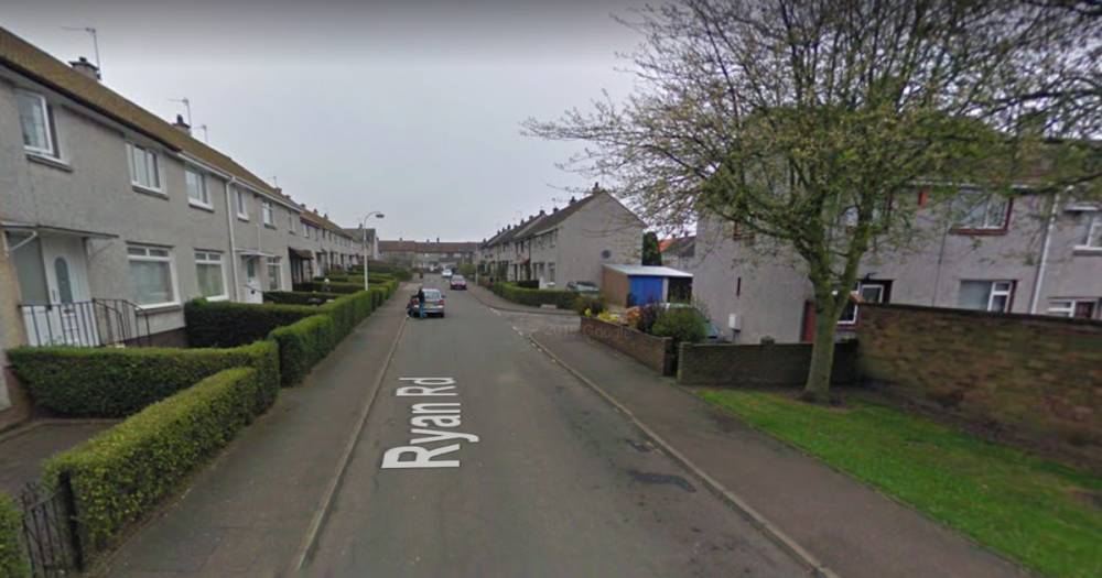 Cops called to ongoing incident in Fife street as three people treated for injuries - www.dailyrecord.co.uk