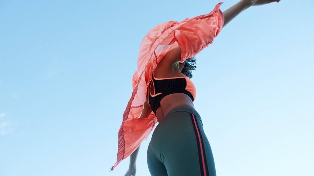 Best Activewear on Sale: Deals on Workout Clothes From Alo Yoga, Old Navy and More - www.etonline.com