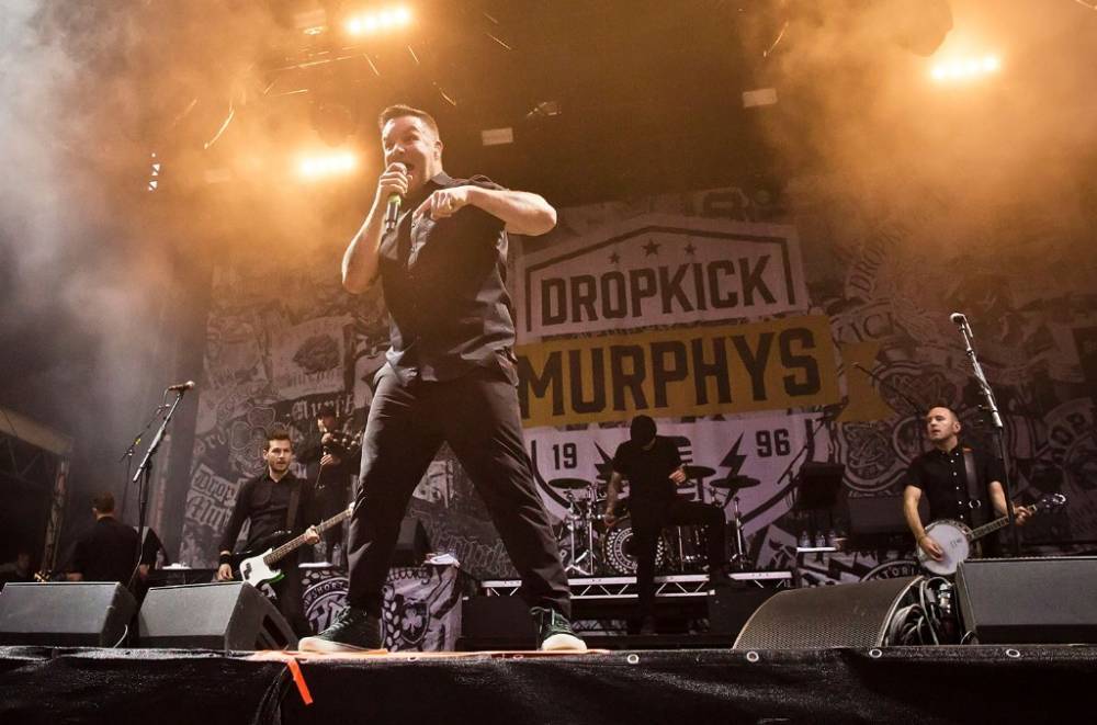 Bruce Springsteen Joins Dropkick Murphys for High-Energy Performance at Empty Fenway Park - www.billboard.com - Boston