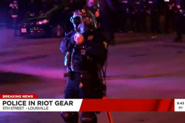 Louisville Cops Fire Pepper Balls at News Crew Covering Protests on Live TV (Video) - thewrap.com - Kentucky - Minneapolis