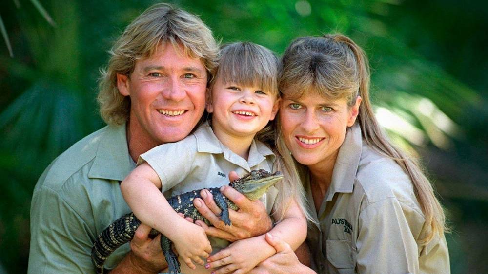 Bindi Irwin on Keeping Her Last Name as a Tribute to Her Late Father Steve (Exclusive) - www.etonline.com