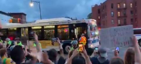 Bus Driver Walks Off After NYPD Try To Use Bus As Paddy Wagon For Protesters - etcanada.com - New York - USA - city Brooklyn