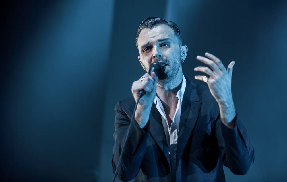 Watch Hurts’ arty first performance of comeback single ‘Voices’ - www.nme.com