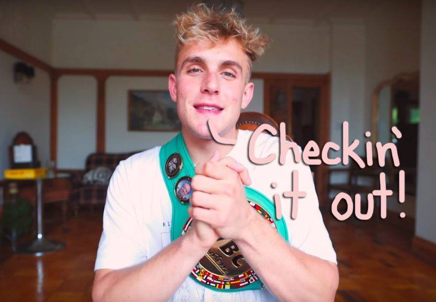 YouTuber Jake Paul Was At An Arizona Mall As It Was Being Looted Last Night — And People Are PISSED! - perezhilton.com - Arizona - city Scottsdale, state Arizona
