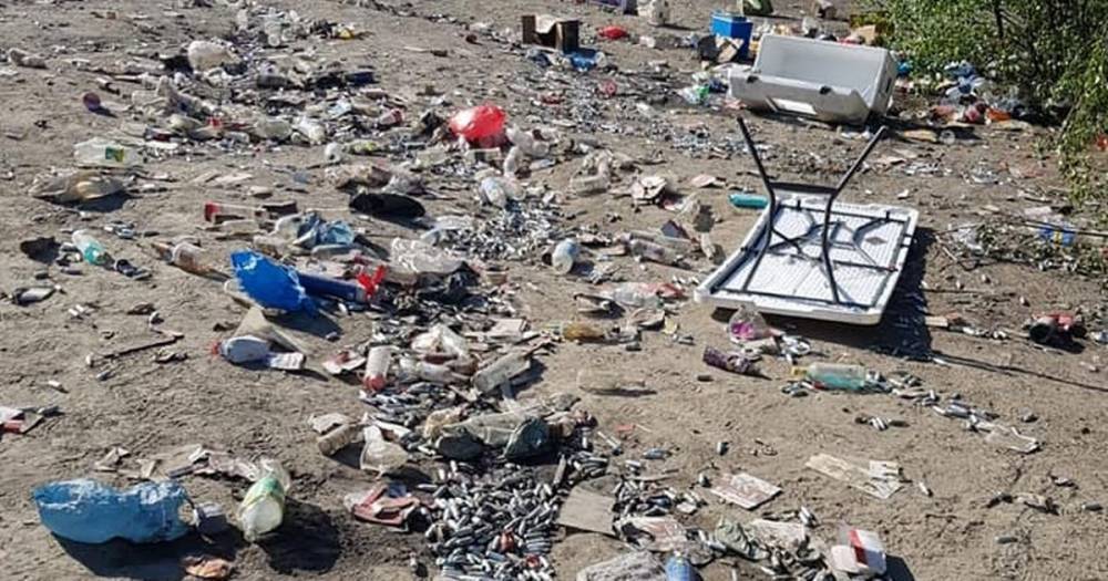 This is the mess left behind by hundreds of ravers - www.manchestereveningnews.co.uk
