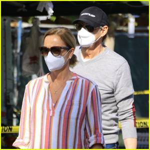 Jenna Fischer & Husband Lee Kirk Make Quick Trip to the Farmer's Market - www.justjared.com - county Pacific