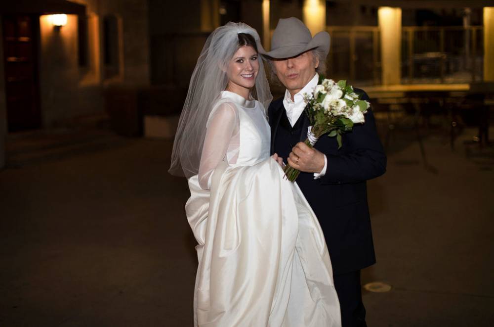 Dwight Yoakam Reveals Private Wedding Ceremony Details With Emily Joyce - www.billboard.com - Santa Monica