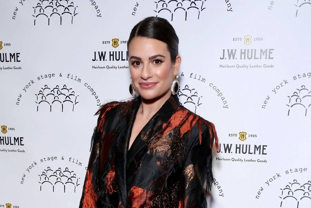 Lea Michele confirms baby news with sunny garden photo - www.hollywood.com