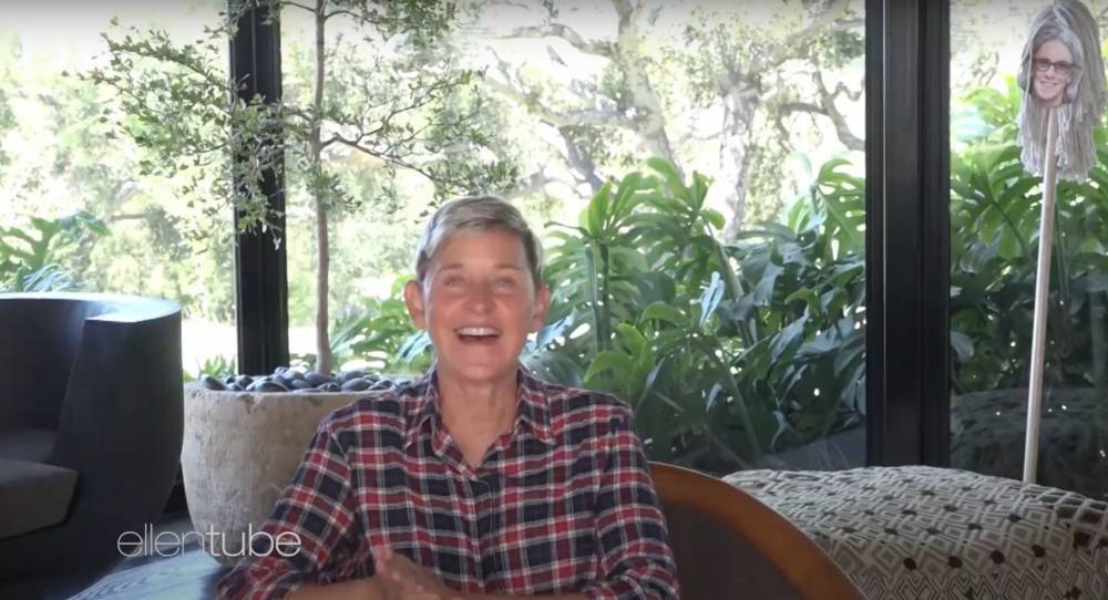 Ellen DeGeneres Honours 2020 Graduates With Hilarious Commencement Address From Living Room - etcanada.com