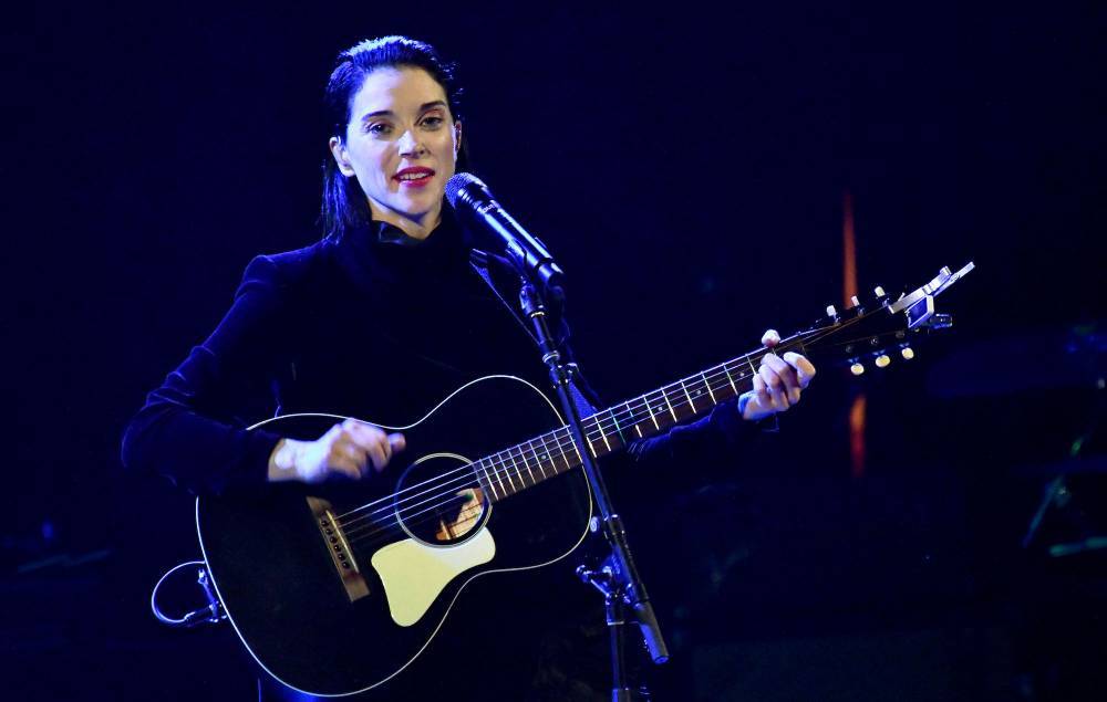 Watch St. Vincent cover Led Zeppelin’s ‘Dancing Days’ - www.nme.com